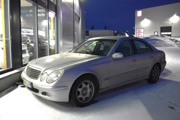 Mercedes-Benz E 220 CDI Sedan Aut. # JUURI KATSASTETTU JA HYVIN HUOLLETTU KLASSIKKO! # Lohko, Vakkari, Bluetooth #