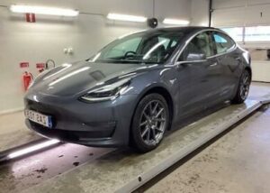 Tesla Model 3 Porrasperä vm. 2020 0 kW Automaattinen » Vaihtokaara
