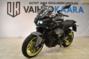 Yamaha MT-10  vm. 2016 118 kW Manuaali » Vaihtokaara