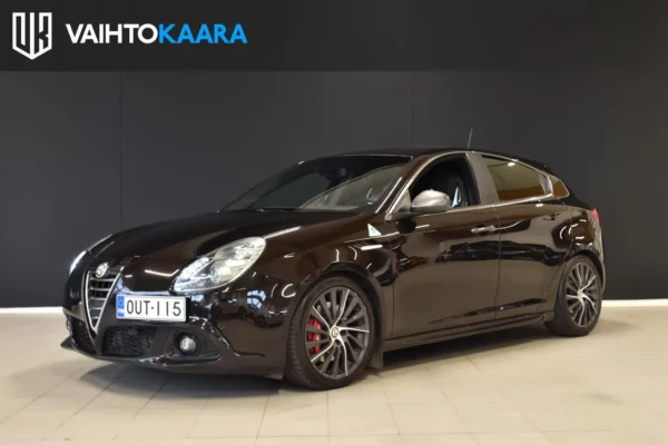 Alfa Romeo Giulietta 1750 TBi 240hv Quadrifoglio Verde TCT Autom # Xenonit, Bluetooth, Lohkolämmitin, Nahka-alcantara, Tutkat, 2x Alut #