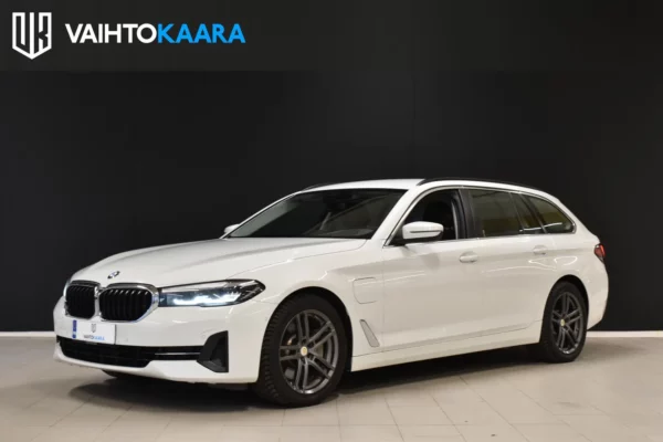 BMW 530 G31 Touring 530e Aut Charged Edition # Sähkötakaluukku, Peruutuskamera, Bmw Live Cockpit, Navigointi, Led valot #
