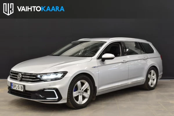 Volkswagen Passat Variant GTE Plug-In Hybrid 160 kW DSG-autom. # Adapt.vakkari, Tutkat, Kamera, Navi, Lisälämmitin, Koukku, Ledit #