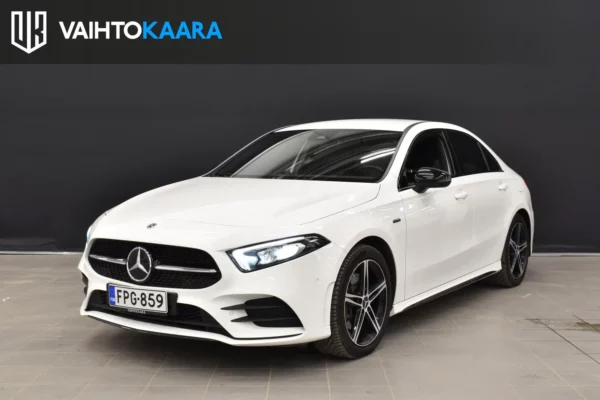 Mercedes-Benz A 250 e A sedan Business AMG Edition EQ Power # Peruutuskamera, Navigointi, 2 x alut, Vakionopeudensäädin #