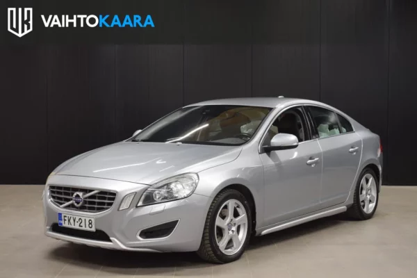 Volvo S60 D4 Summum Edition aut # Suomi-auto! # Webasto, Nahkapenkit, P.tutkat, Xenon, 2x renkaat #