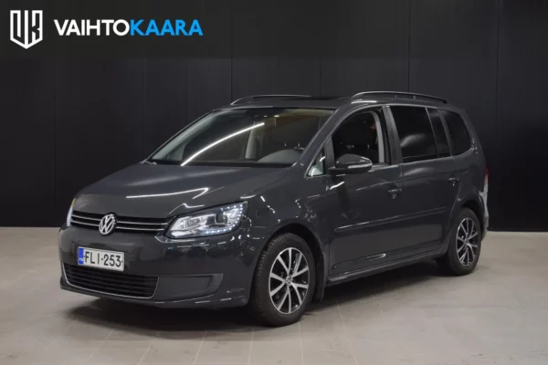 Volkswagen Touran Comfortline 1,2 TSI 77 kW (105 hv) BlueMotion Technology 7-Paikkainen # Panoraama, Tutkat, Navi, Kahdet Renkaat yms #