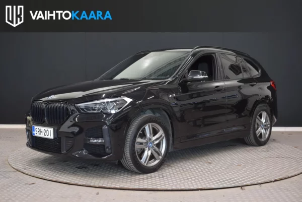 BMW X1 F48 xDrive25e A Charged Edition M Sport # Sähkötakaluukku, Kessy, Panoraama, Peruutuskamera, Blow-by-heater, HUD #