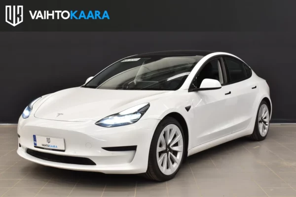 Tesla Model 3 Standard Range Plus 60 kWh Aut Facelift # Kahdet alut, Panoraama, Autopilot, Adapt.vakkari, Kessy, Navigointi, Ledit #