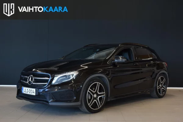 Mercedes-Benz GLA 180 CDI A # Nätti AMG-Styling paketilla oleva GLA! # Lohko, Vakkari, 1/2 Nahat, Tutkat, Navi, Xenon, 2x Alut, ym. #