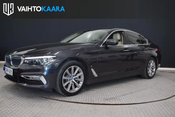 BMW 530 iPerformance Sedan A # # SOH 78,2% #  Harman Kardon,  ACC, HUD, Nahat, Navi, Peruutuskamera, Tutkat, Sähköpenkit #