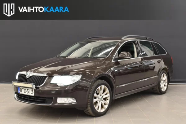 Skoda Superb Combi 4x4 2,0 TDI DSG Autom. # Xenon, Lohko, Alut, Audio-liitäntä, Vetokoukku #