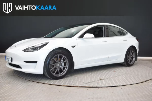 Tesla Model 3 Standard Range + RWD # Upeassa kunnossa! # Navigointi, Adapt.Vakkari, Peruutuskamera, Kessy, 2 x Renkaat, SOH 85% #