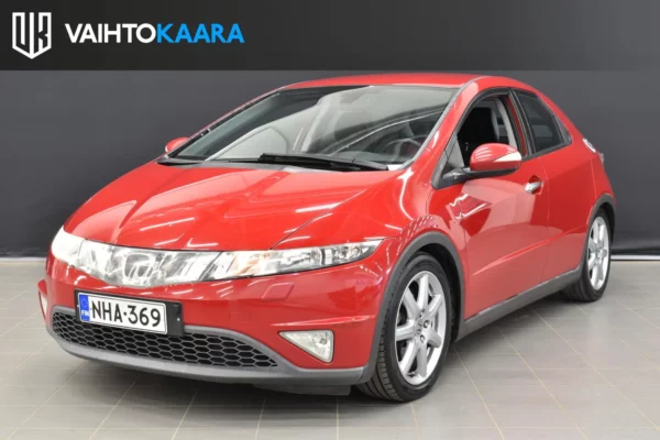 Honda Civic 5D 1,8i Executive Business # Audio-liitäntä, Vetokoukku, Lohkolämmitin, 2x renkaat # 2 om. Suomi-auto #