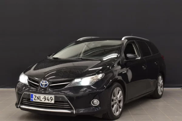 Toyota Auris Touring Sports 1,8 Hybrid Premium Aut # Panoraama, Peruutuskamera, Navigointi, Parkkitutkat, 2 x renkaat #