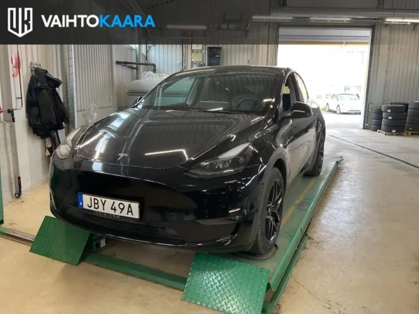 Tesla Model Y Long Range Dual Motor Awd # Black on Black # Adapt.vakkari, Sähkökontti, Peruutuskamera, Kessy, Navi, 2 x renkaat #