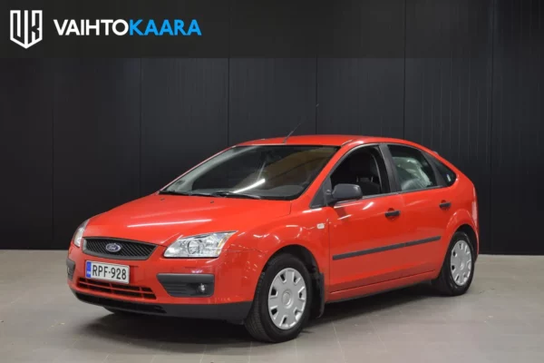 Ford Focus 1,6 100hv Trend # Vähän ajettu Suomi-auto! # Ilmastointi, Radio ja CD-soitin, Vetokoukku, 2x renkaat #