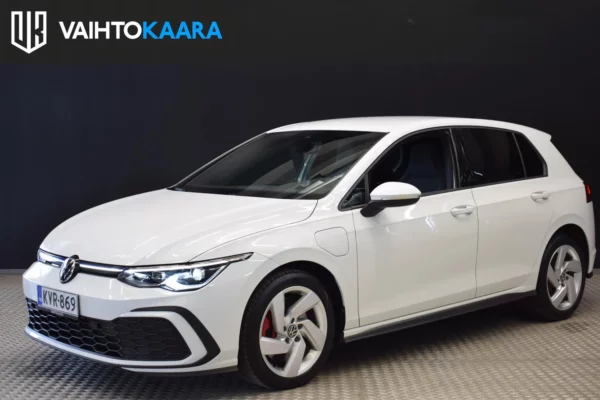 Volkswagen Golf GTE 180 kW (PHEV) DSG-autom # Upea ja vähän ajettu # Adaptiivinen vakkari, Kaistavahti, Digimittaristo, Led-ajovalot #