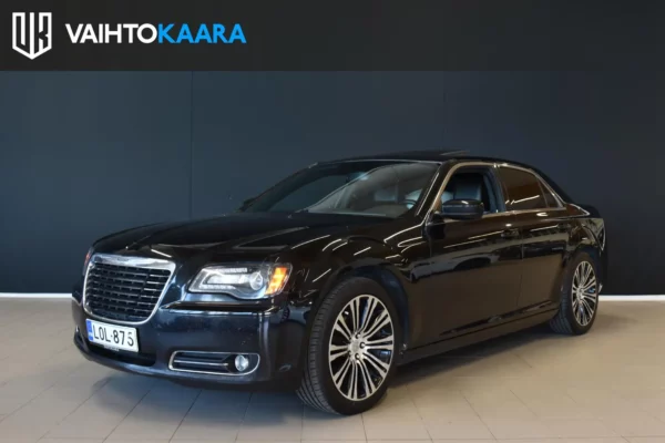 Chrysler 300 S 3.6 V6 Aut # Aivan mahtavaa Ameriikan herkkua # Beats audiot, Muistipenkki, Kattoluukku, Kessy, Kamera, 2 x alut #