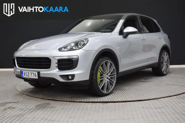 Porsche Cayenne S e-hybrid # 18-säätöiset Ilmastoidut GTS istuimet muisteilla, Boset, Kamera, Ilma-alusta, Xenonit, Nahkaverhoilu #