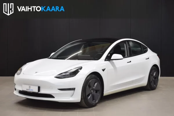Tesla Model 3 Long Range Dual Motor Awd # Lämpöpumppu, Premium Audio, Autopilot, Sähkötakaluukku, Kamera, 2 x renkaat ja vanteet #