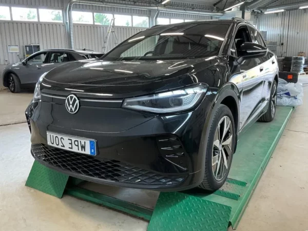 Volkswagen ID.4 GTX 220kW Dual Motor AWD 82kWh # Sähkötakaluukku, Vetokoukku, Adapt.vakkari, Matrix ledit, Kamera, Navi, 2 x renkaat #