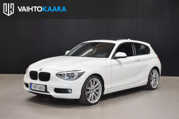 BMW 118 F21 170hv TwinPower Turbo Aut # Näyttävä 170 heppainen bensa! Proffa Navi, Kattoluukku, Xenonit, 2x renkaat #