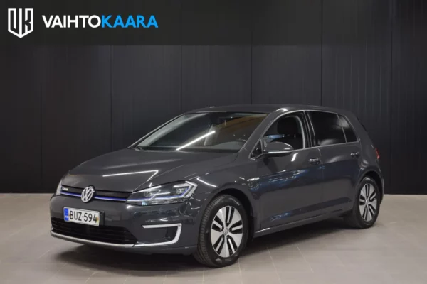 Volkswagen Golf e-Golf 100 kW (136 hv) automaatti # Lämpöpumppu, Adaptiivinen vakionopeudensäädin, Peruutuskamera, Navi, 2 x renkaat #