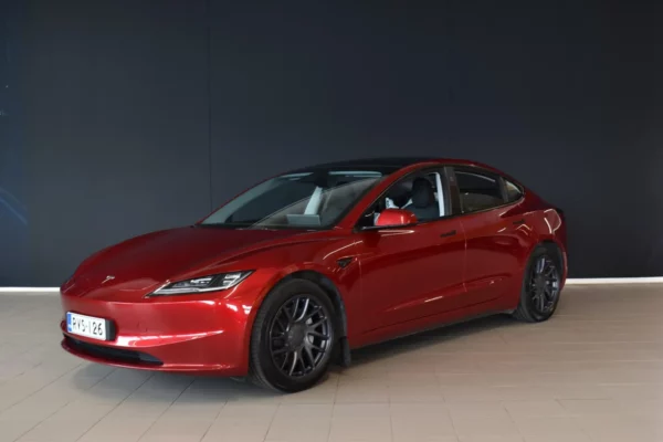 Tesla Model 3 Long Range Highland #Keraaminen pinnoite asennettu ja juuri huollettu ja kuntotarkastettu #