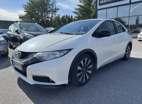 Honda Civic 5D 1,8i Sport AT # Pienet kilometrit, Kamera, Vakkari, 2x renkaat #