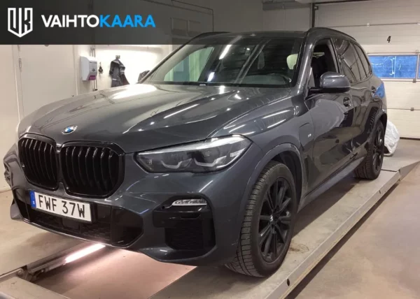 BMW X5 xDrive 45e M Sport # Shadow-line, ACC, Harman Kardon, Comfort istuimet, Vetokoukku, Ilmajousitus, 360-Kamera # Tulossa
