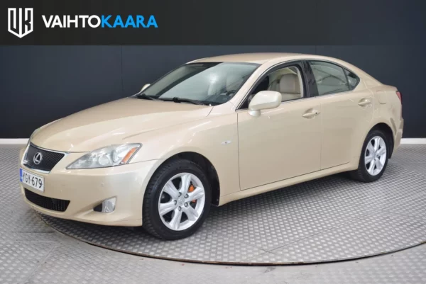 Lexus IS 220d X Nostalgista luxus kyytia tarjoilee Lexus! # Alla hyväkuntoiset kitkarenkaat # Eber-lämmitin + kaukosäädin #