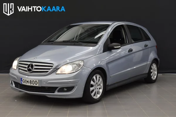 Mercedes-Benz B 200 # Ilmastointi, Penkinlämmittimet, 2x Renkaat, Xenon, Lohko+Sp #