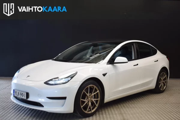 Tesla Model 3 Standard Range Plus # Lämpöpumppu, Premium Audio / Autopilot, Matrix LED, Esilämmitys, 2x renkaat/ vanteet #