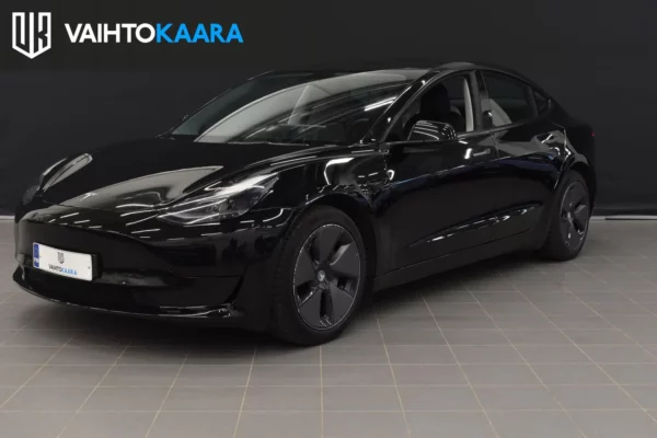 Tesla Model 3 Standard Range Rwd Aut # Autopilot, Adapt.vakionopeudensäädin, 2 x renkaat, Key Less, Navigointi, Peruutuskamera #