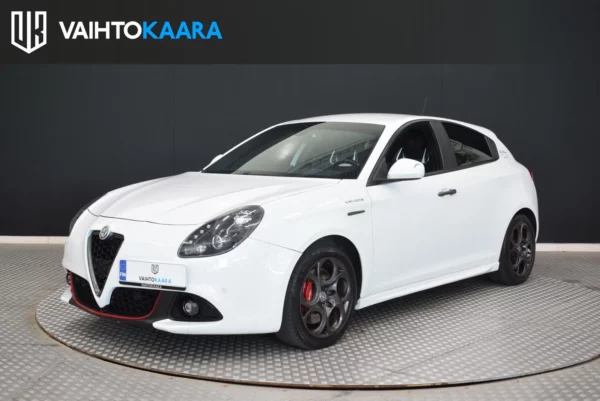 Alfa Romeo Giulietta Quadrifoglio Verde 1750 TBi 240hv TCT Autom. # Xenonit, Navigointi, Erikoisurheiluistuimet, 2 x renkaat, Parkkitutka #