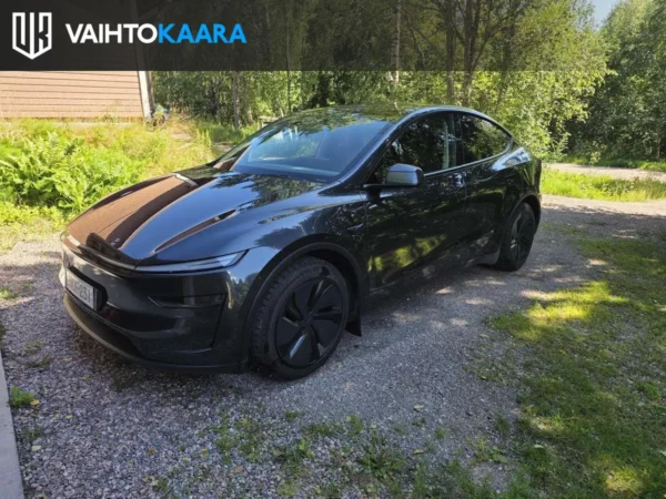 Tesla Model Y Long Range Dual Motor Awd Juniper # Upea Suomi-auto heti toimitukseen # Vetokoukku, 2 x renkaat vanteilla, Autopilot #