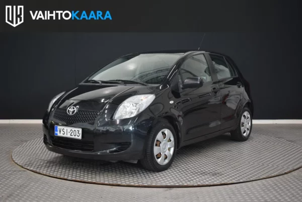Toyota Yaris 1,3 VVT-i Linea Terra 5ov # Vähän ajettu herrrrrkullisen musta Yaris # Ilmastointi, Lohkolämmitin + Sisäpistoke #