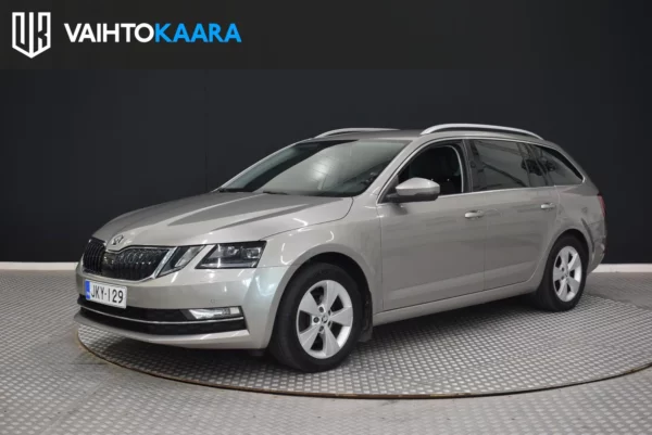 Skoda Octavia Combi 1,5 TSI Style DSG Autom. # Webasto, Peruutuskamera, Vetokoukku, Sähkötoiminen takaluukku, Led-ajovalot, Kessy #