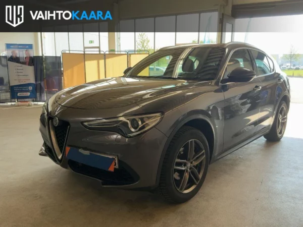 Alfa Romeo Stelvio 2,0 Bensiini 280hp AT8 AWD Super # Tosi sopivan hintainen Alfan maasturi # Adapt.vakkari, Xenonit, Peruutuskamera #