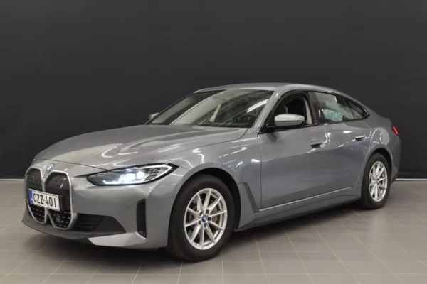 BMW i4 eDrive40 # Sis Alv 25,5% # Vetokoukku, Suomi-auto, Peruutustutkat, Widescreen, Bmw Live Cockpit Plus #