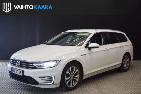 Volkswagen Passat GTE Plug-In Hybrid 160 kW (218 hv) DSG-automaatti # ACC, ergoComfort, 2x renkaat, LED #