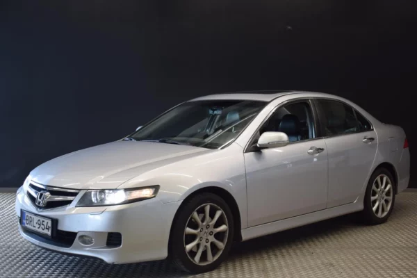 Honda Accord SEDAN 4ov 2350cm3 Executive AT # Huoltokirja, Nahkaverhoilu, Vetokoukku, Vakkari, Ilmastointi, Lohkis #