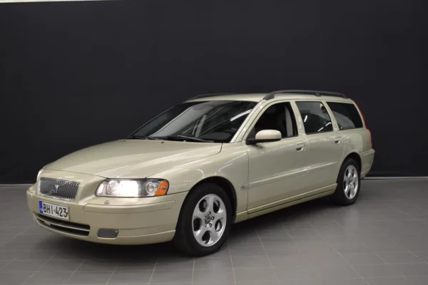 Volvo V70 2,5T Geartronic # Väkivahva Turbo Volvo Vetokoukulla # Näitähän ei enää valmisteta joten nyt äkkiä ostamaan omasi. #