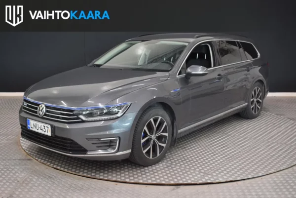 Volkswagen Passat Variant GTE Plug-In Hybrid 160 kW (218 hv) DSG-automaatti # Myydään korjattavaksi vaihteistovikaisena # NETTOHINTA #