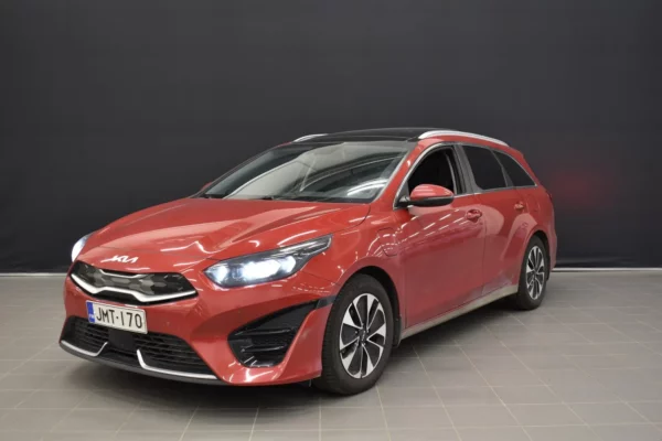 Kia Ceed 1,6 GDI Plug-In Hybrid Business Premium SW DCT # Kattoluukku, Tutkat, Kamera, Navi, Nahat, Koukku, Huippuvarusteet! #