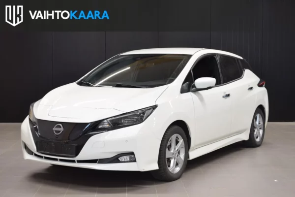 Nissan Leaf 40 kWh N-Connecta 150 hv # Adapt.vakkari, Lämpöpumppu, 360-kamera, Keyless, Ratinlämmitin, 2x vanteet #