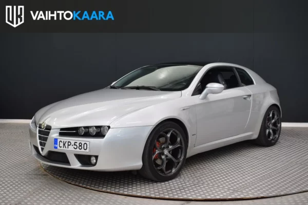 Alfa Romeo Brera 2,2 JTS # Komea Brera juuri katsastettuna # Boset, Muistipenkki, Lasikatto, Android Auto ja Apple CarPlay, 2 x renk.