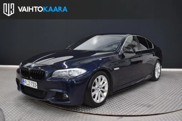 BMW 520 d A F10 Sedan Business # Jakoketju vaihdettu 25.09.2025 / 295tkm! # Apple Carplay, Hifit, Adapt Xenon, Ruskeat nahat #