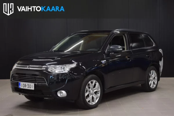 Mitsubishi Outlander PHEV Intense Plus 4WD 5P # Vakkari, Vetokoukku, Navigointi, Keyless #