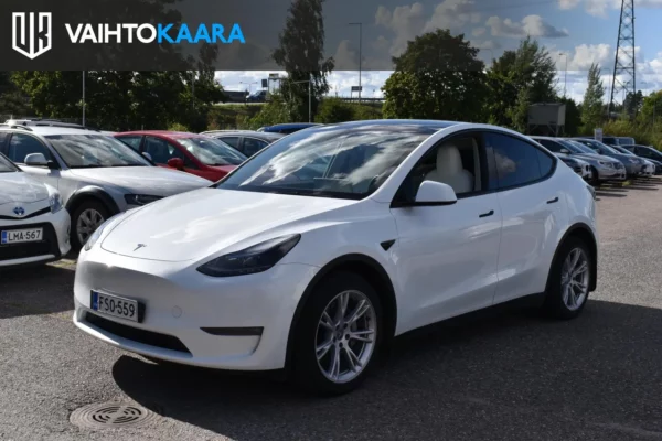 Tesla Model Y Long Range Dual Motor Awd # Valkoinen sisusta, AMD Ryzen, Alkuperäinen vetokoukku sekä kahdet rengas- ja vannesarjat #