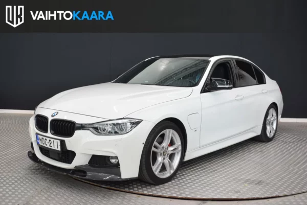 BMW 330 e iPerformance Sedan A # Hieno F30 Hyvillä varusteilla! # Adapt. Vakkari, M-Sport, 2x Renkaat #